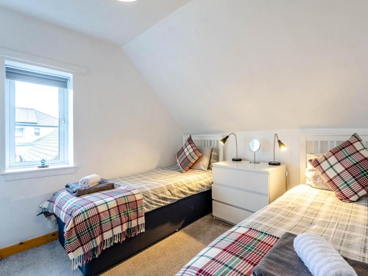 Cosy 3 Bedroom Home In Centre Of ブロディック エクステリア 写真